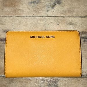 Michael kors wallet